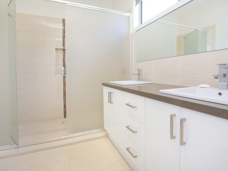 2/45 The Avenue, Mccrae VIC 3938