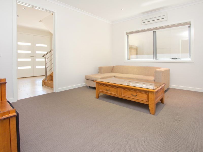 2/45 The Avenue, Mccrae VIC 3938