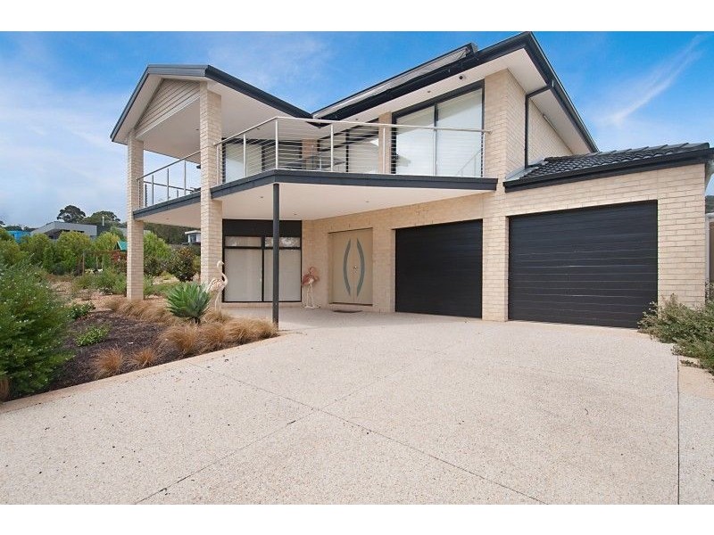 4 Bayvista Court, Mccrae VIC 3938