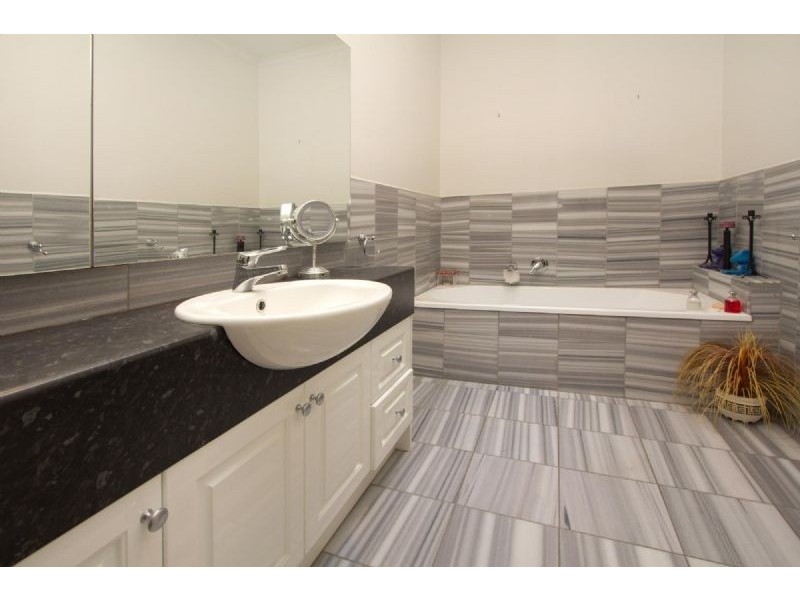 1/273 Bayview Road, Mccrae VIC 3938