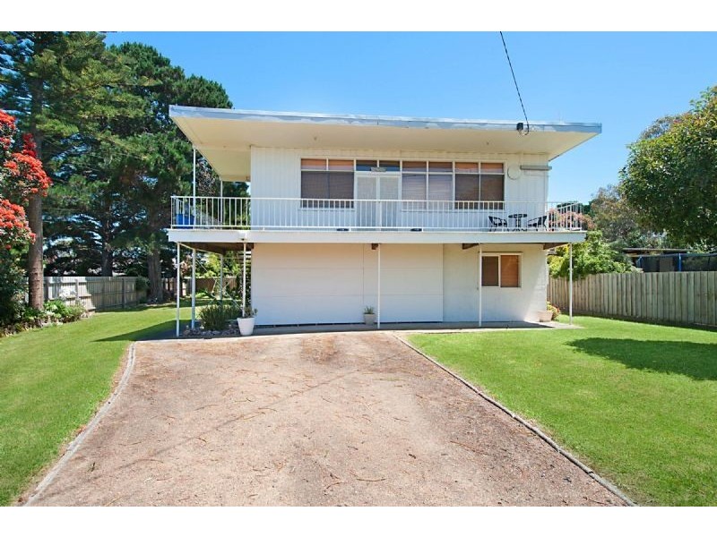 89 Seaview Avenue, Safety Beach VIC 3936
