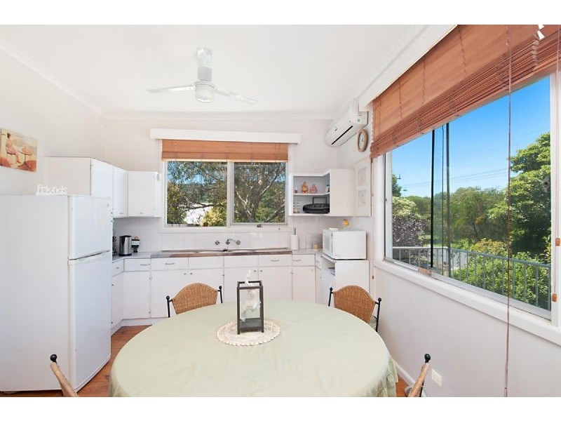 89 Seaview Avenue, Safety Beach VIC 3936