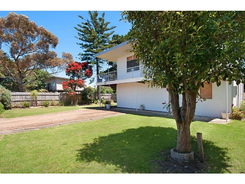 89 Seaview Avenue, Safety Beach VIC 3936