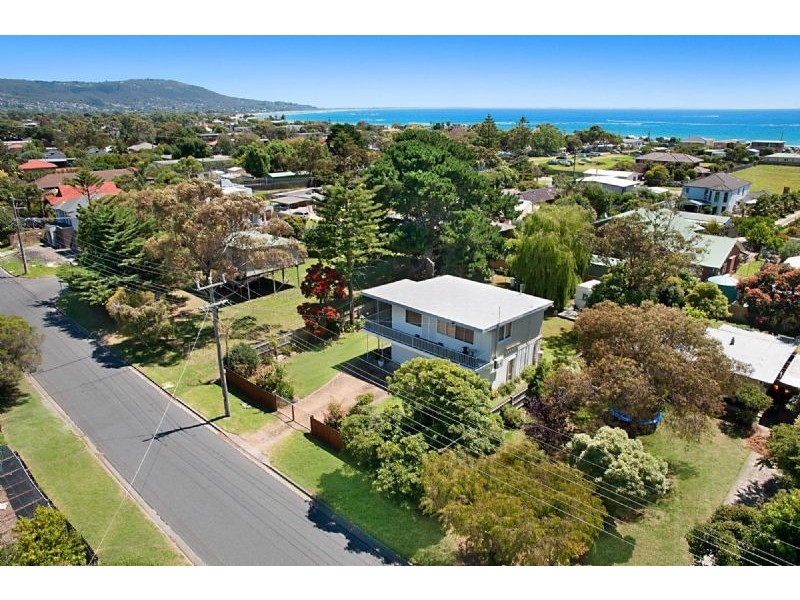 89 Seaview Avenue, Safety Beach VIC 3936