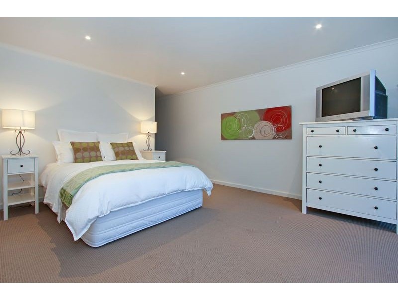 11 Outlook Road, Mccrae VIC 3938