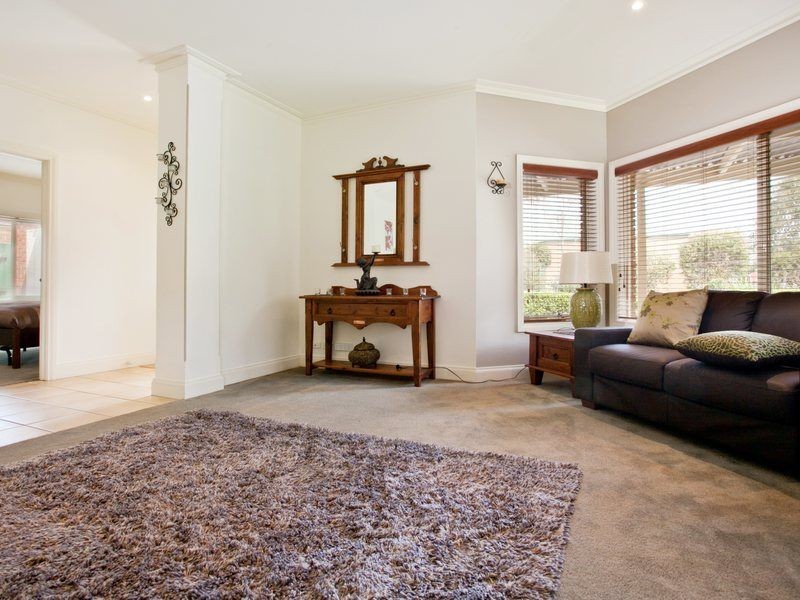 8 Moonlight Mews, Safety Beach VIC 3936