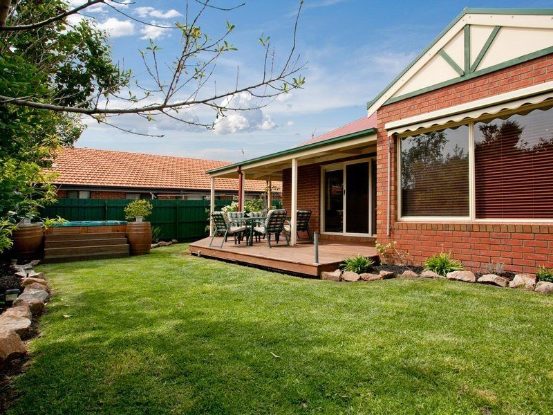 8 Moonlight Mews, Safety Beach VIC 3936