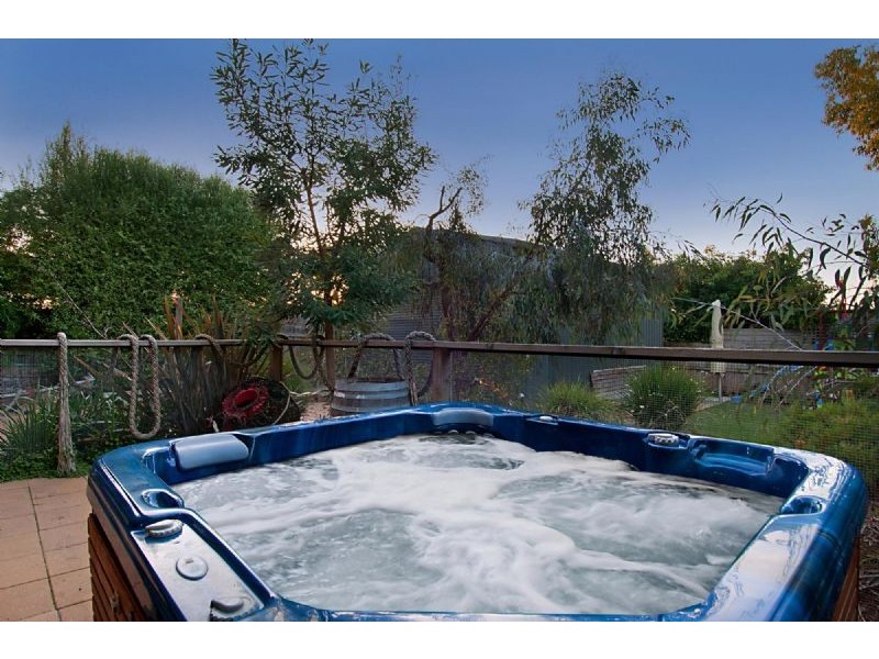 4 Cosmos Street, Dromana VIC 3936