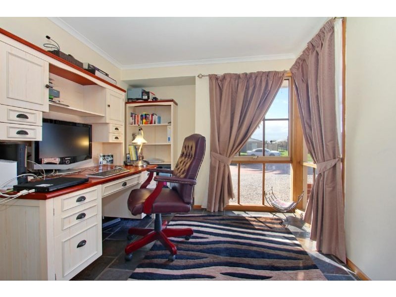 83 Palm Tree Drive, Safety Beach VIC 3936