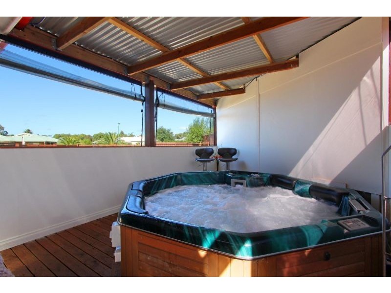 83 Palm Tree Drive, Safety Beach VIC 3936