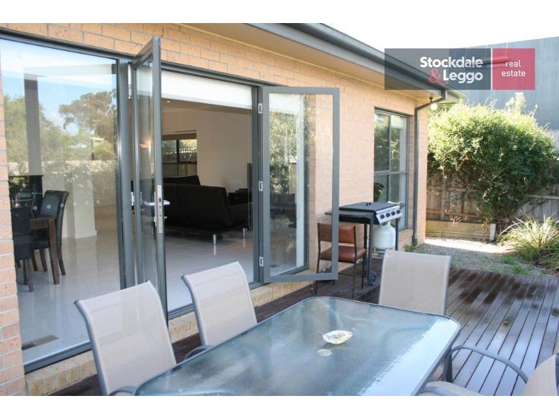 2/195 Eastbourne Road, Rosebud VIC 3939