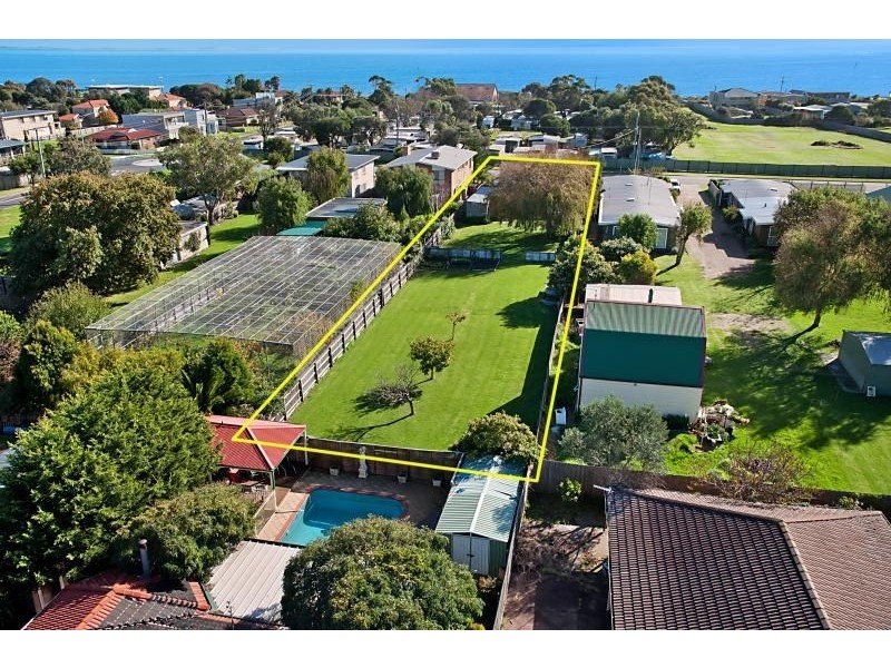 228 Dromana Parade, Safety Beach VIC 3936