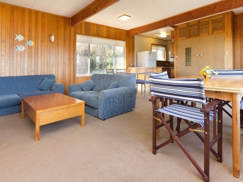 6 Bruce Road, Safety Beach VIC 3936