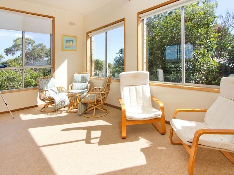 6 Bruce Road, Safety Beach VIC 3936