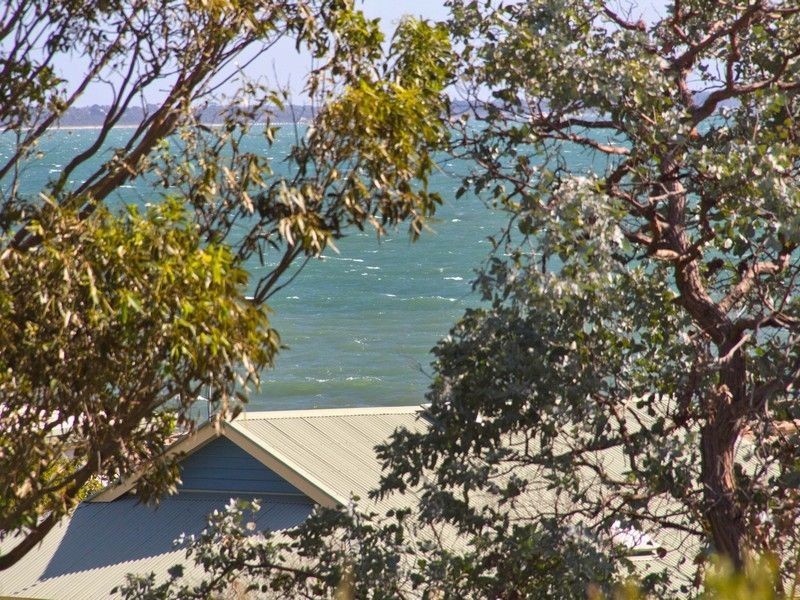 6 Bruce Road, Safety Beach VIC 3936