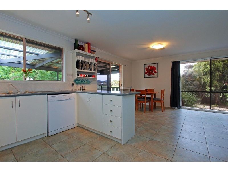 25 Lake View Drive, Safety Beach VIC 3936