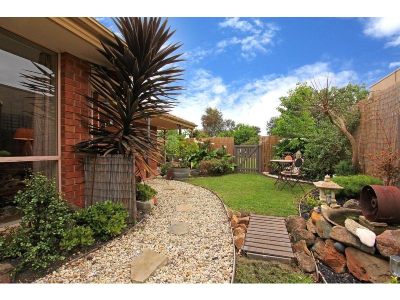 25 Lake View Drive, Safety Beach VIC 3936