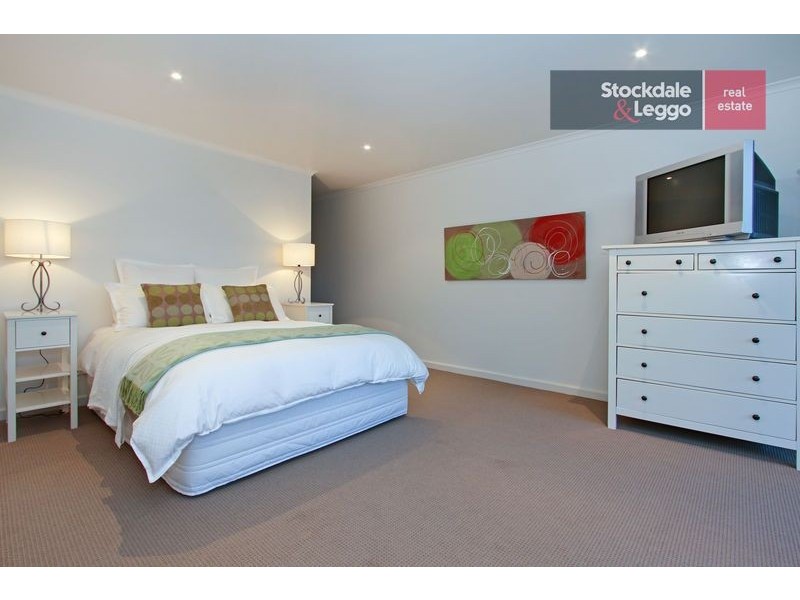 11 Outlook Road, Mccrae VIC 3938