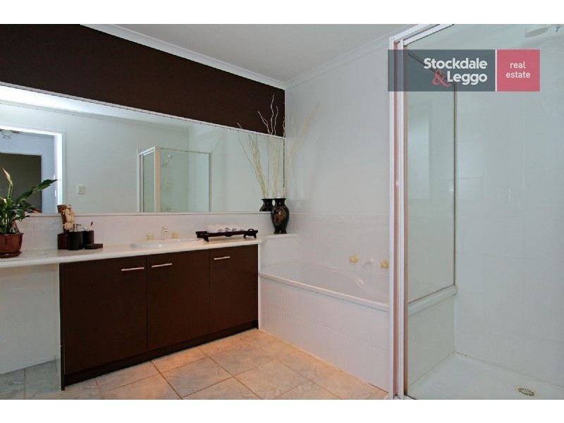 25 Lake View Drive, Safety Beach VIC 3936