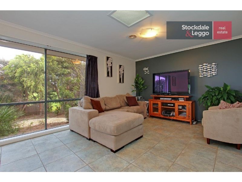 25 Lake View Drive, Safety Beach VIC 3936