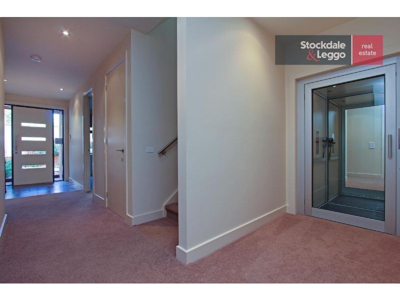 2/8 Permien Street, Dromana VIC 3936