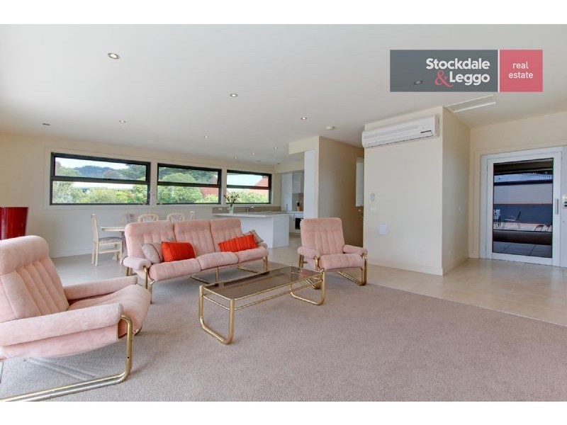 2/8 Permien Street, Dromana VIC 3936