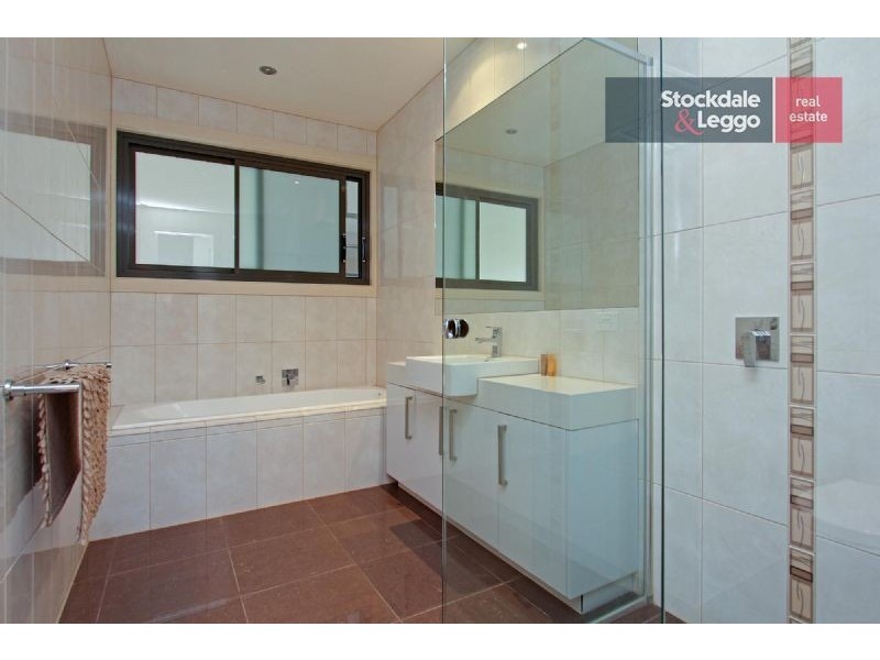 2/8 Permien Street, Dromana VIC 3936