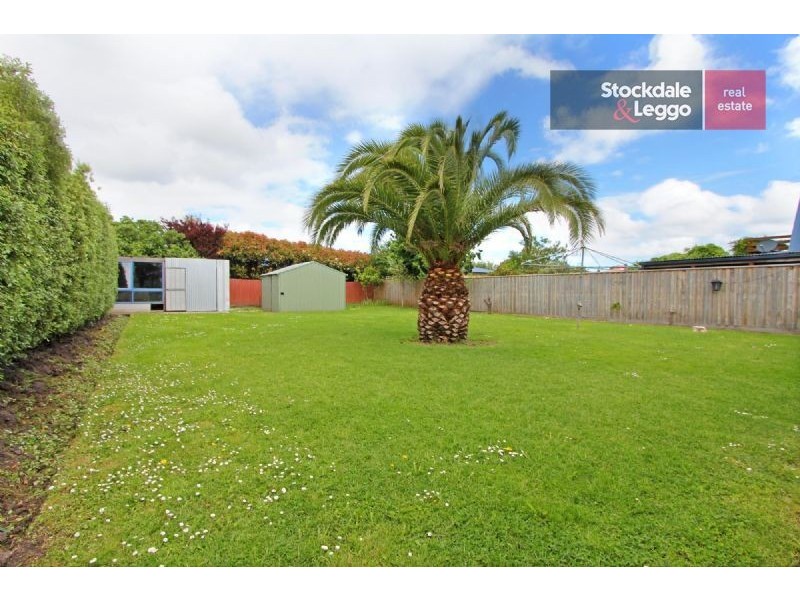 8 Tassel Road, Safety Beach VIC 3936