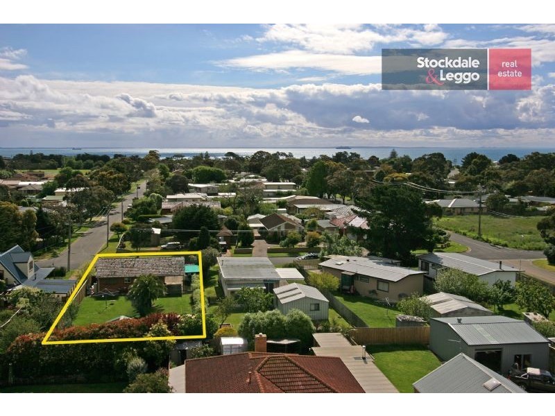 8 Tassel Road, Safety Beach VIC 3936