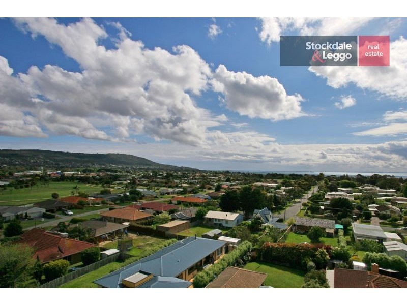 8 Tassel Road, Safety Beach VIC 3936