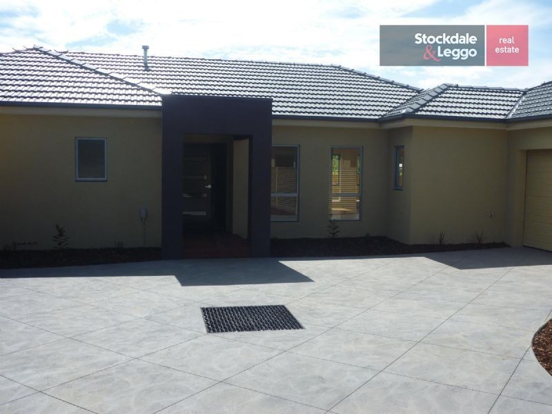 2/37 Seaview Avenue, Safety Beach VIC 3936