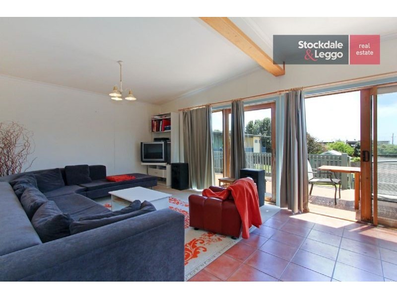 79 Dromana Parade, Safety Beach VIC 3936