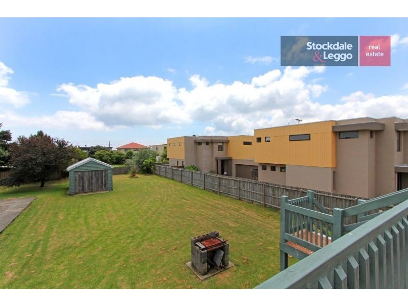 79 Dromana Parade, Safety Beach VIC 3936