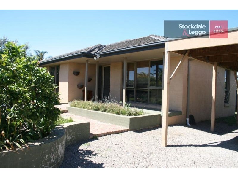 8 Lakeside Court, Safety Beach VIC 3936