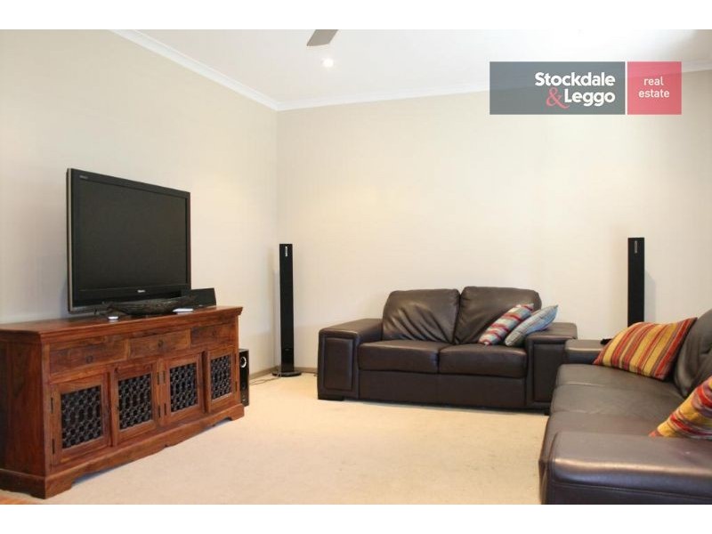 8 Lakeside Court, Safety Beach VIC 3936