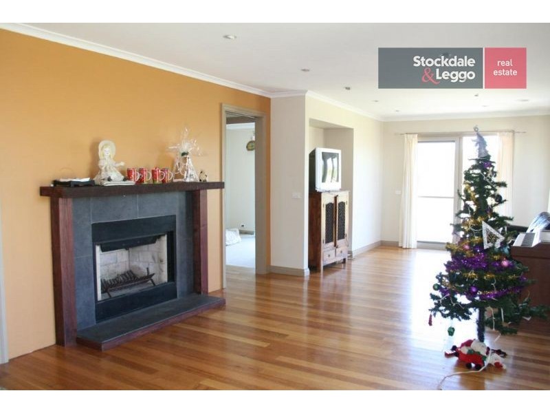 8 Lakeside Court, Safety Beach VIC 3936