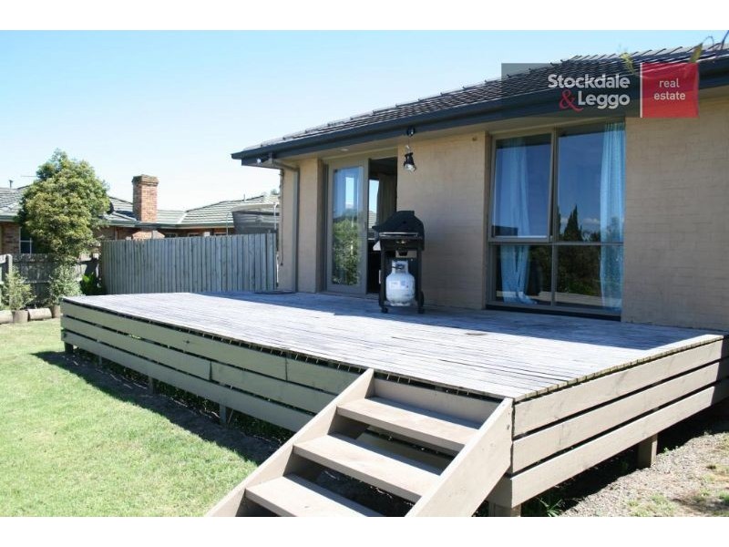 8 Lakeside Court, Safety Beach VIC 3936