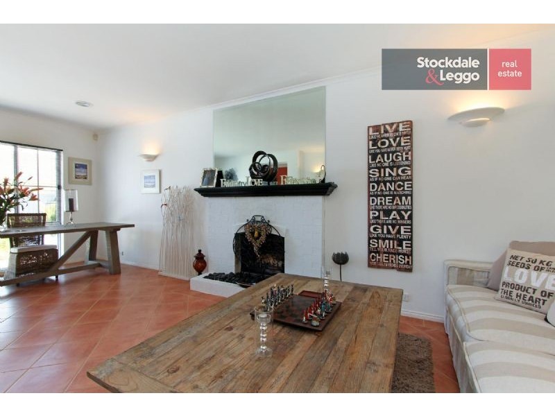 6 Twilight Place, Safety Beach VIC 3936