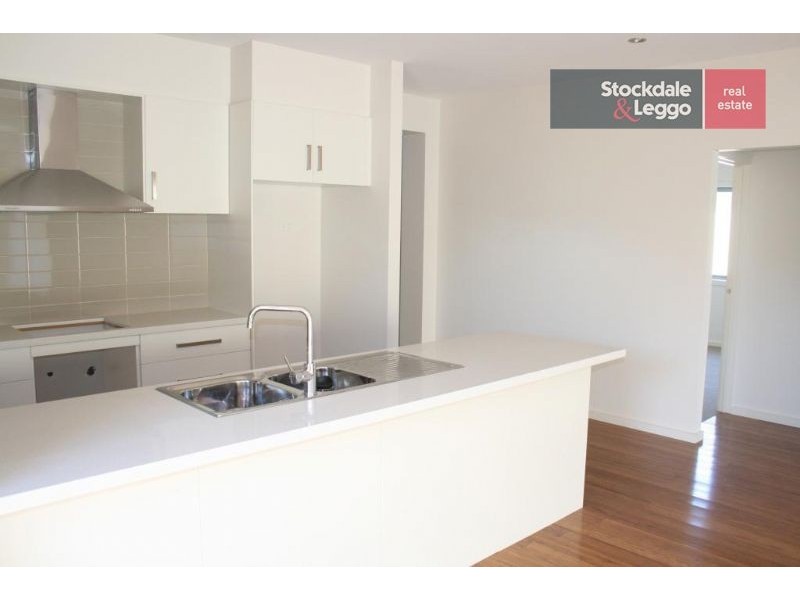 1/37 Seaview Avenue, Safety Beach VIC 3936