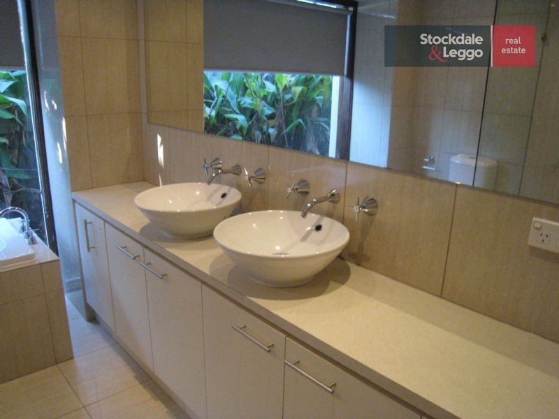 103 Seaview Avenue, Safety Beach VIC 3936