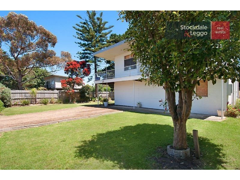 89 Seaview Avenue, Safety Beach VIC 3936
