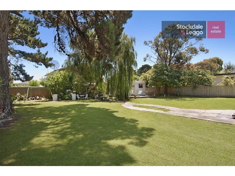 89 Seaview Avenue, Safety Beach VIC 3936