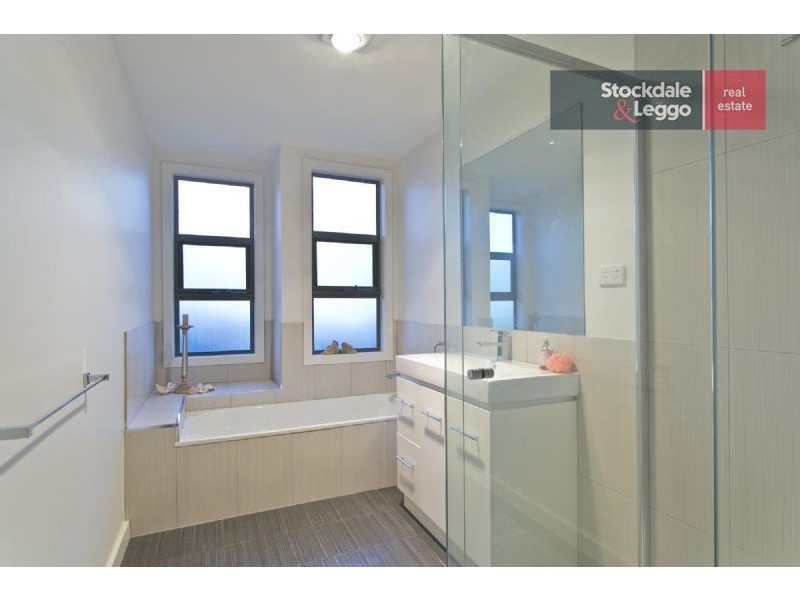 1/4 Rymer Avenue, Safety Beach VIC 3936