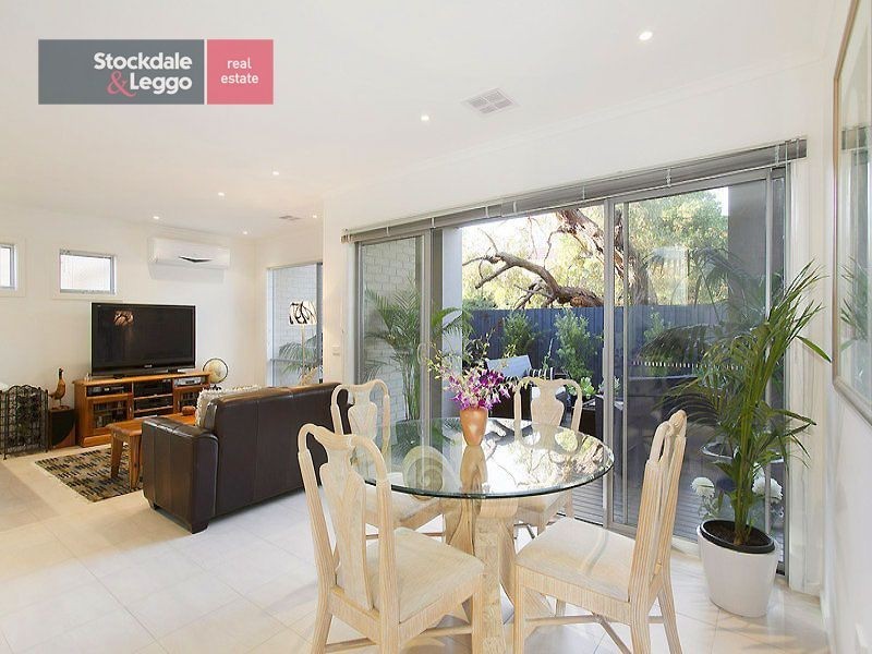 2/140 Country Club Drive, Safety Beach VIC 3936