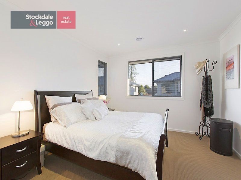 2/140 Country Club Drive, Safety Beach VIC 3936