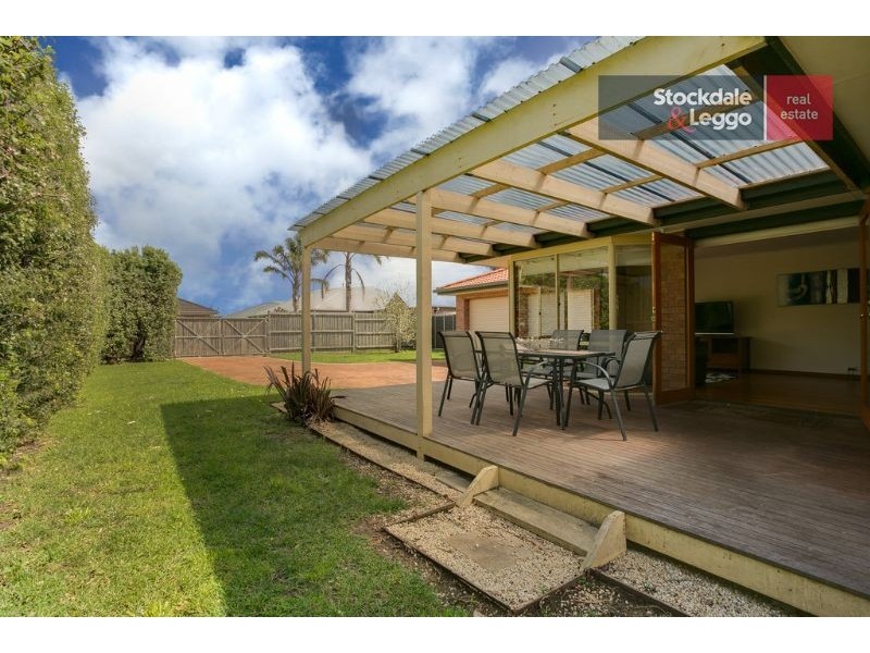 72 Victoria Street, Safety Beach VIC 3936