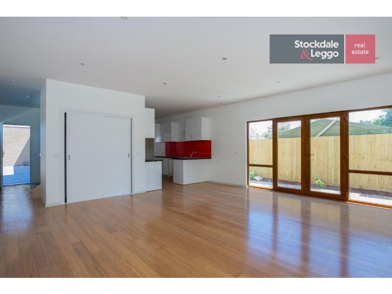 2/170 Dromana Parade, Safety Beach VIC 3936