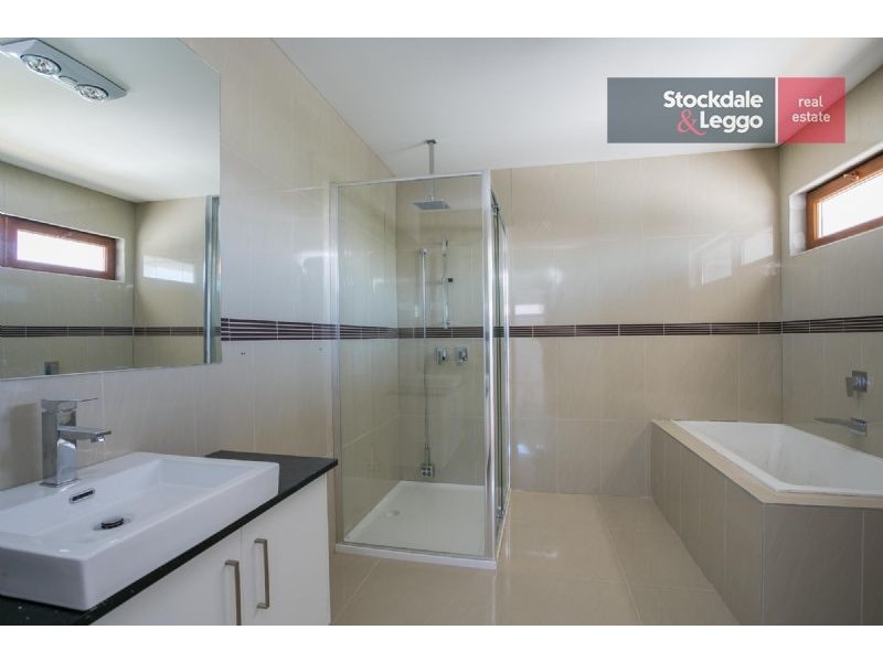 2/170 Dromana Parade, Safety Beach VIC 3936