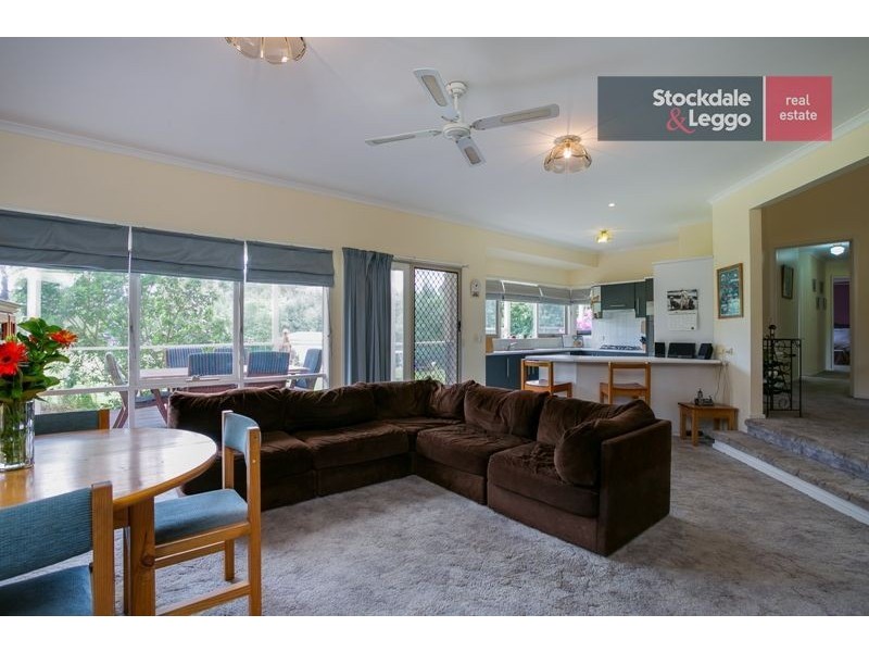 27 Lockhart Drive, Rosebud VIC 3939