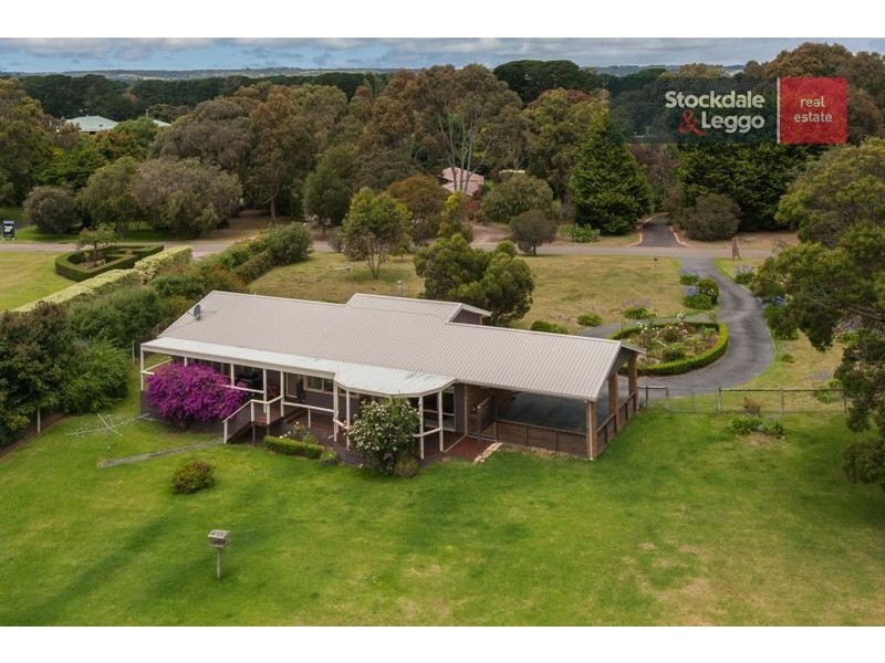 27 Lockhart Drive, Rosebud VIC 3939